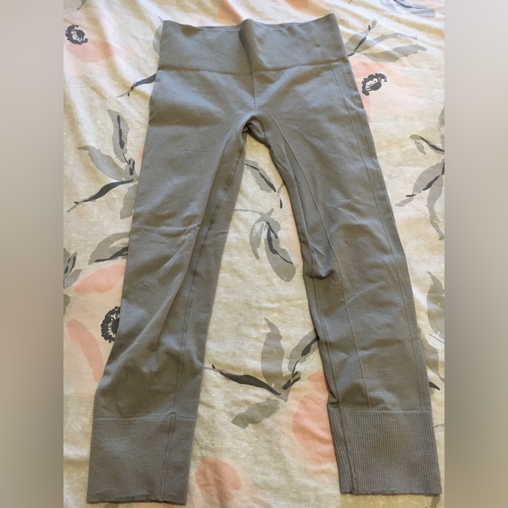 Lululemon yoga pants. Size 8. Gray